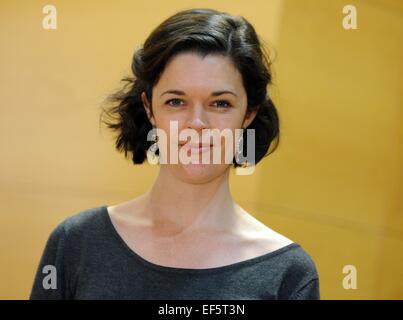 Berlin, Allemagne. 26 janvier, 2015. Australian sopranist Valda Wilson au cours d'une discussion à propos de l'été presse Opera Bamberg's Opera Atelier à l'ambassade d'Espagne à Berlin, Allemagne, 26 janvier 2015. Le projet européen de jeunes professionnels de l'opéra célèbre ses 10 ans cet été avec la pièce 'La Flûte enchantée'. Photo : BRITTA PEDERSEN/dpa/Alamy Live News Banque D'Images