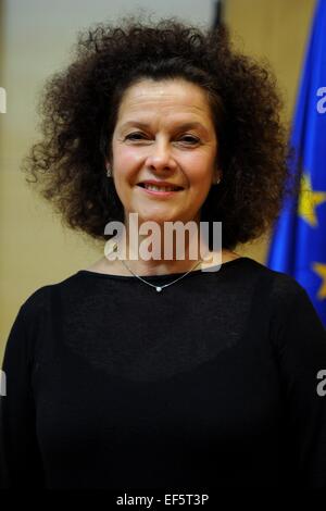 Berlin, Allemagne. 26 janvier, 2015. Chanteur de musique de chambre autrichienne Angelika Kirchschlager parle de l'été de l'opéra Opéra Bamberg atelier pendant un communiqué de discussion à l'ambassade d'Espagne à Berlin, Allemagne, 26 janvier 2015. Le projet européen de jeunes professionnels de l'opéra célèbre ses 10 ans cet été avec la pièce 'La Flûte enchantée'. Photo : BRITTA PEDERSEN/dpa/Alamy Live News Banque D'Images