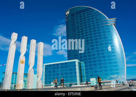 W Barcelona hotel exterior, Placa de la Rosa dels Vents, remis en zone portuaire, Barceloneta, Barcelone, Espagne Banque D'Images