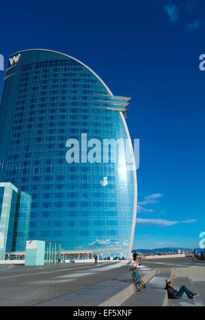 W Barcelona hotel exterior, Placa de la Rosa dels Vents, remis en zone portuaire, Barceloneta, Barcelone, Espagne Banque D'Images