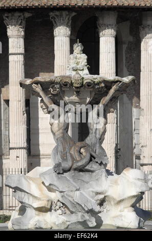 Fontaine du Triton et du Temple de Vesta à Rome, Italie Banque D'Images