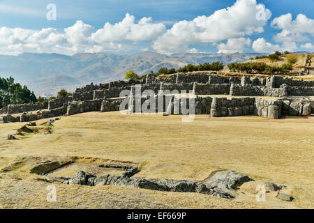 Les murs en pierre de la forteresse Inca Sacsayhuaman ruines, Cusco, Pérou Banque D'Images