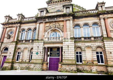 Ville de Doncaster façade extérieure du bâtiment Corn Exchange avant d'entrée sud du Yorkshire UK Angleterre Banque D'Images