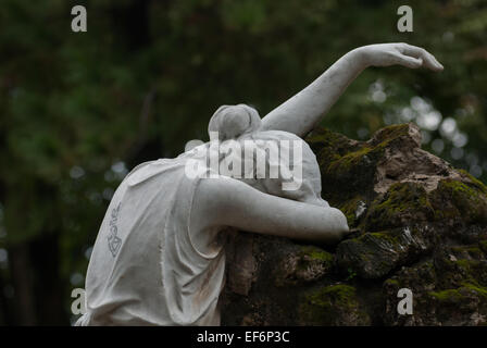 Ange de la figure de la Grief au musée Taman Prasati (musée du parc commémoratif en pierre) à Jakarta, Indonésie. Banque D'Images