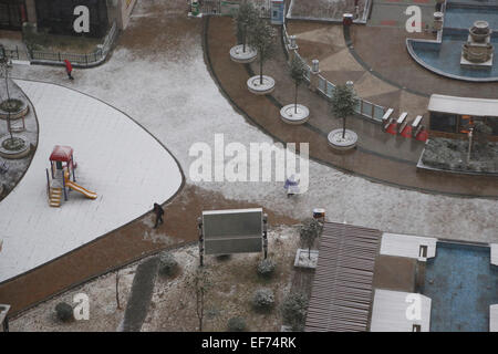 27 janvier 2015 - (Chine) uniquement pour utilisation à l'extérieur de la Chine. Ne pas utiliser pour la vente ou l'exposition en Chine. Le Henan CHINE JAN 27 : la première neige de Xuchang, province du Henan en Chine. © SIPA Asie/ZUMA/Alamy Fil Live News Banque D'Images