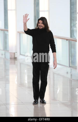 Paris, France. 27 Jan, 2015. Designer français Stéphane Rolland présente sa collection printemps/été 2015 lors de la Paris fashion week Haute Couture, à Paris, France, 27 janvier 2015. Défilés Haute Couture Paris courir jusqu'au 29 janvier 2015. Photo : Hendrik Ballhausen/dpa/Alamy Live News Banque D'Images