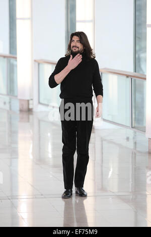 Paris, France. 27 Jan, 2015. Designer français Stéphane Rolland présente sa collection printemps/été 2015 lors de la Paris fashion week Haute Couture, à Paris, France, 27 janvier 2015. Défilés Haute Couture Paris courir jusqu'au 29 janvier 2015. Photo : Hendrik Ballhausen /afp/Alamy Live News Banque D'Images