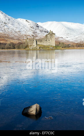Le Château de Kilchurn sur Loch Awe en hiver. L'Argyll and Bute, Ecosse Banque D'Images