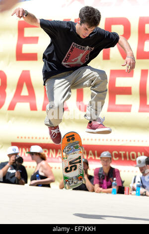 Barcelone - 28 juin : un skateur professionnel lors de la compétition de patinage artistique à LKXA Extreme Sports Jeux de Barcelone. Banque D'Images