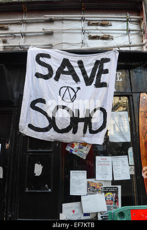 Denmark Street, London, UK. 28 janvier 2015. Les squatters de 'occuper' ont pris le contrôle maintenant fermé 12 Bar Club à Londres's Denmark Street, le 'Tin Pan Alley' de Londres. Une pétition a été organisée pour essayer de préserver ce et d'autres parties de Soho à partir de la gentrification et du développement. Crédit : Matthieu Chattle/Alamy Live News Banque D'Images