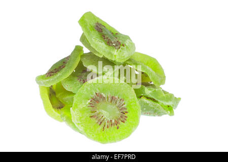 Pile de kiwi séché, isolé sur fond blanc Banque D'Images