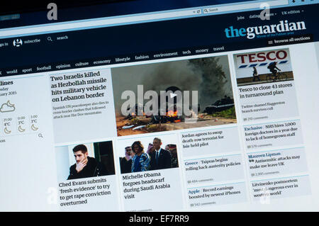 UK. 28 janvier, 2015. Journal anglais The Guardian a aujourd'hui mis en place une refonte majeure de son site web. L'article décrit la restructuration comme donnant une vue compacte 'plus de la news agenda comme il change tout au long de la journée et de la nuit" et de donner "plus d'indices visuels sur l'importance relative de chaque histoire'. Il est juste de dire que la réaction a été mélangé avec les commentaires en ligne d'utilisateurs du site rangeing de 'Nice ! ' À 'horrible'. Credit : sjscreens/Alamy Live News Banque D'Images