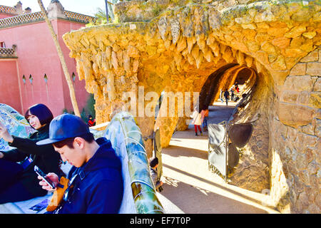 Parc Guell d'Antoni Gaudi architecte. Barcelone, Catalogne, Espagne. Banque D'Images