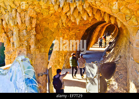 Parc Guell d'Antoni Gaudi architecte. Barcelone, Catalogne, Espagne. Banque D'Images