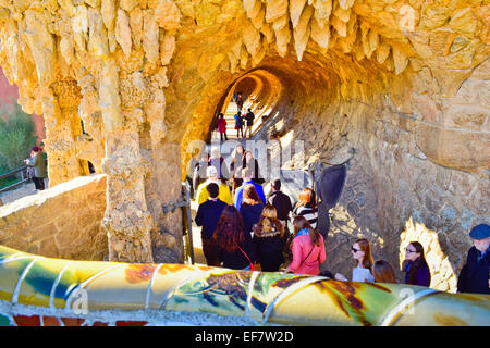 Parc Guell d'Antoni Gaudi architecte. Barcelone, Catalogne, Espagne. Banque D'Images