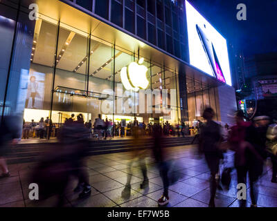 Apple store situé sur Nanjing Road à Shanghai, Chine Banque D'Images