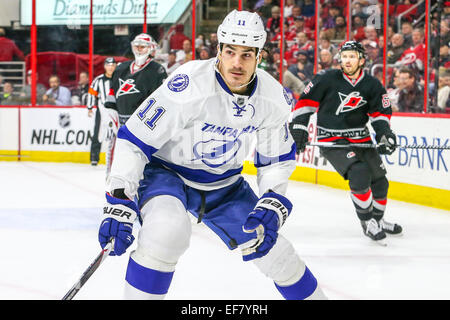 Raleigh, Caroline du Nord, USA. 27 Jan, 2015. Le Lightning de Tampa Bay Center Brian Boyle (11) au cours de la partie de la LNH entre le Lightning de Tampa Bay et les Hurricanes de la Caroline au PNC Arena. Les Hurricanes de la Caroline a battu le Lightning de Tampa Bay 4-2. Credit : Andy Martin Jr/Alamy Live News Banque D'Images