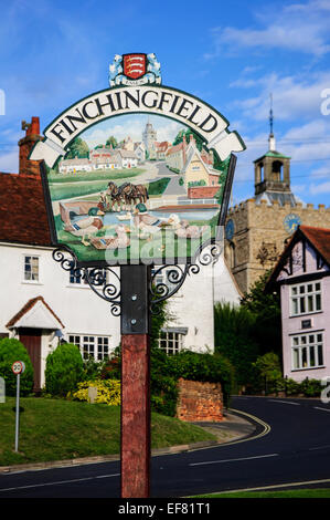 Une en bois sculpté main Finchingfield signe. Essex, Angleterre Banque D'Images