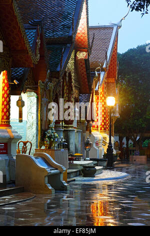 Entrée privée, Wat Phrathat Doi Suthep, Pic, Chiang Mai, Thaïlande Banque D'Images