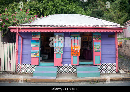 Boutique d'art colorées sur l'île de Tortola dans les Caraïbes Banque D'Images