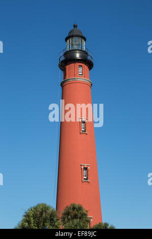 Ponce de Leon Inlet Lighthouse situé sur Ponce Inlet près de Daytona Beach, Floride Banque D'Images