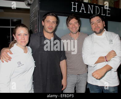 Hollywood, Californie, USA. 24 Jan, 2015. J15735CHW.Visitez le Souper des célébrités Kia Suite par STK au Sundance Film Festival 2015, Park City, UT.01/27/2015.ABBIE BLANC, LIRAN, MARK DUPLASS MEZAN ET ROBERT LIBERATO .©Clinton H. Wallace/Photomundo/ Photos © Clinton Wallace/Globe Photos/ZUMA/Alamy Fil Live News Banque D'Images