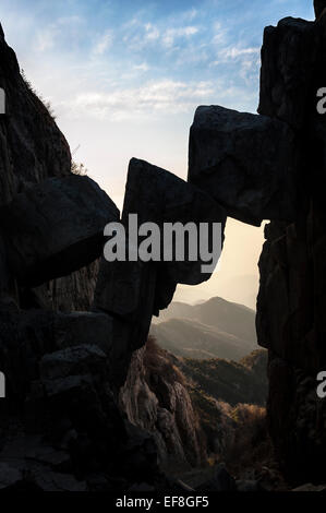 Pont immortel en silhouette, Taishan, en Chine Banque D'Images