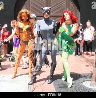 Adrianne Curry porte un costume de femme chat tout en dehors et environ à San Diego Comic Con 2014 comprend : Adrianne Curry Où : San Diego, California, United States Quand : 26 Juil 2014 Banque D'Images