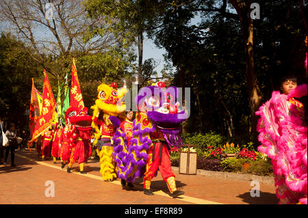 Hong Kong 2015 - Garçons Filles expositions préparation pour le nouvel an chinois Banque D'Images