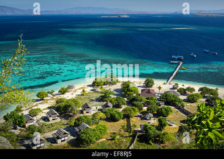 L'Indonésie, à l'Est de Nusa Tenggara, Ende, Flores, Elevated view of Island Resort Banque D'Images