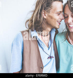 Jeune couple hétérosexuel dans l'amour Banque D'Images