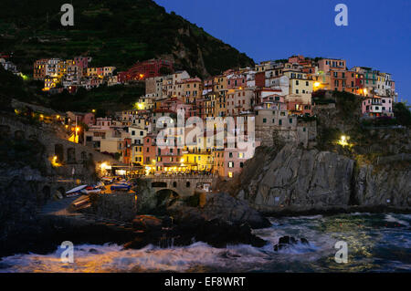 Manarola à dans la soirée Banque D'Images