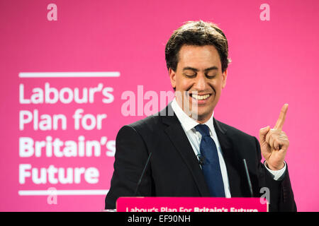 Ed Miliband, député, leader du parti travailliste, s'exprimant lors d'une conférence d'étudiants à Sheffield Banque D'Images