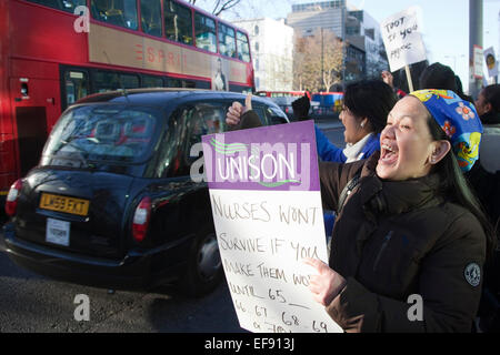 Grève du secteur public au centre de Londres. En dehors des piquets de l'UCH, University College Hospital, dans Euston Road. Banque D'Images