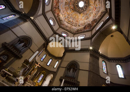 Vue intérieure de la coupole de la cathédrale de Florence en Toscane, Italie Banque D'Images