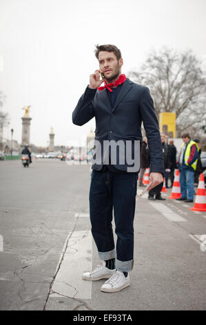 Designer Simon Porte Jacquemus arrivant au défilé Chanel lors de la Fashion Week Haute Couture à Paris - Jan 27, 2015 - Photo : Céline Gaille Manhattan/Piste/photo alliance Banque D'Images