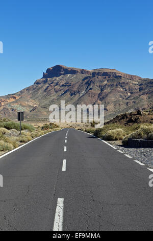 La route à travers le Llano de Ucanca, Las Cañadas del Teide, le Parc National du Teide, un site du patrimoine mondial par l'UNESCO, Tenerife, Banque D'Images