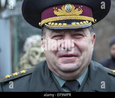 Ministre de la défense de l'Ukraine Stepan Poltorak. 29 janvier, 2015. -- Politicinas ukrainien, 29 janvier 2015, ont participé à la cérémonie, les jeunes héros Kruty types qui en ce jour en 1918 près de la gare dans la région de Tchernihiv Kruty entrés dans un combat inégal avec les bolcheviks et meurt une mort héroïque pour la République populaire ukrainienne. © Igor Golovniov/ZUMA/Alamy Fil Live News Banque D'Images