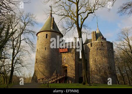 Castell Coch (Welsh pour Red Castle) est un 19e siècle château néo-gothique construite par William Burges pour Lord Bute. Banque D'Images