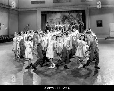 JUDY GARLAND, Mickey Rooney, BABES ON BROADWAY, 1941 Banque D'Images