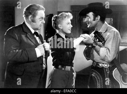 GENE LOCKHART, BARBARA RUICK, Gilbert Roland, fumée, 1952 GUERRE APACHE Banque D'Images