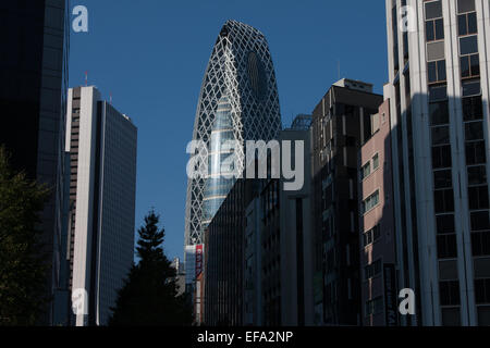 Le mode distinctif Gakuen Cocoon Tower à Shinjuku, Tokyo, Japon. Banque D'Images