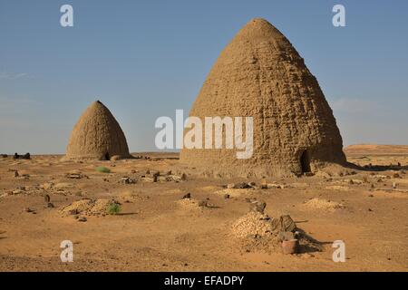 Les mausolées de dôme, appelé Qubbas, Old Dongola, Nord, la Nubie, Soudan Banque D'Images