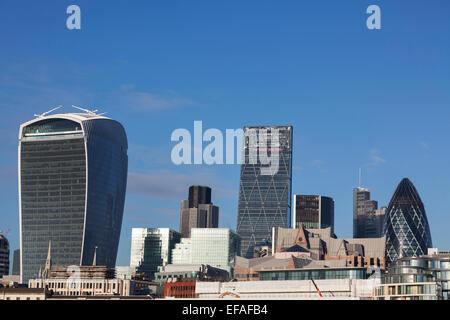 Ville de London Skyline prises à partir de la rive sud, au Royaume-Uni. Banque D'Images