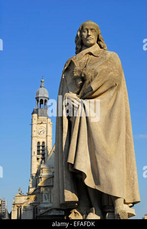 Paris, France. Statue de Pierre Corneille, dramaturge (1606 - 1684) en face de St Etienne du Mont (église) à la place du Pantheon Banque D'Images