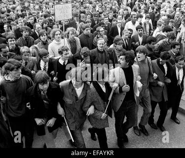 Marche contre la guerre du Vietnam, Londres, octobre 1968 Banque D'Images