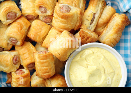 Saucisse blanche en croûte avec sauce joppie Banque D'Images