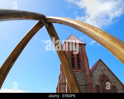 La cathédrale anglicane et célèbre whalebone arch à la capitale de l'île de Stanley Falkland Banque D'Images