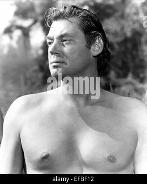 JOHNNY WEISSMULLER TARZAN ET LA FEMME léopard (1946) Banque D'Images