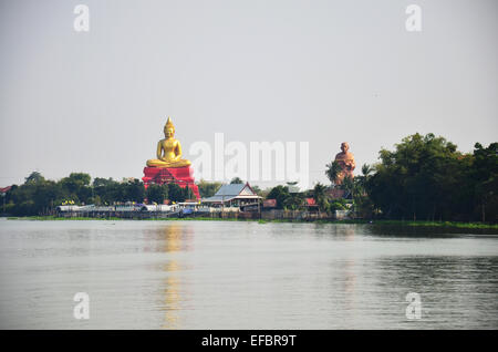 Temple Wat Bot Chao Phraya à Riverside à Pathum Thani Thaïlande Banque D'Images